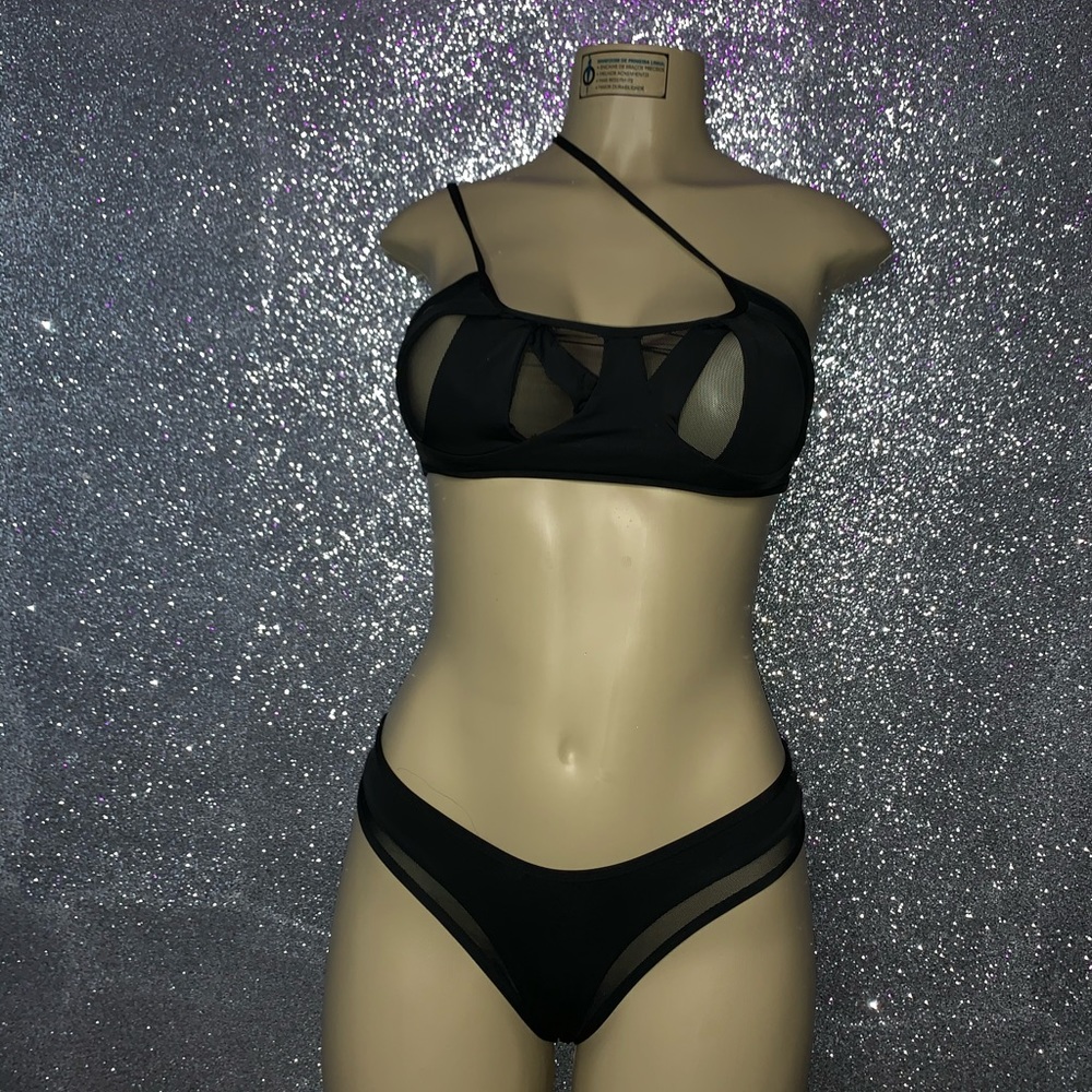 Bikini - Picture 4 of 5